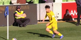 OB电竞官方网站-硬仗又迷失！王钰栋0次过人+15次丢球权 4脚离谱失误遭批：快留洋